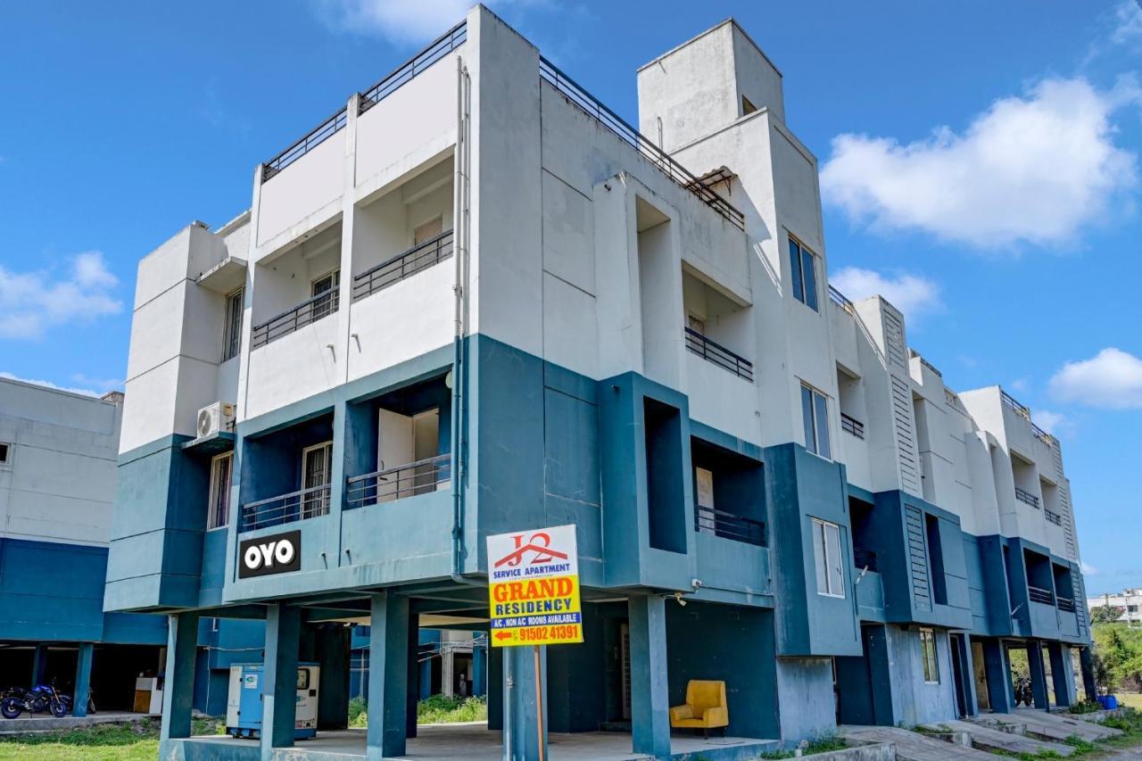 Live As Chn727 Gūduvāncheri Exterior foto
